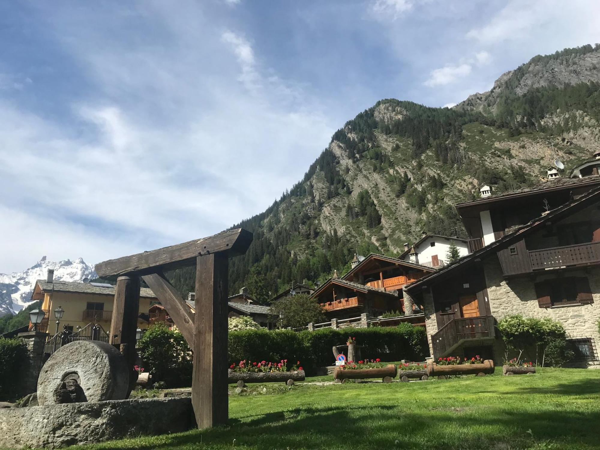 Apartamento Hameau De Jadis Pré-Saint-Didier Exterior foto